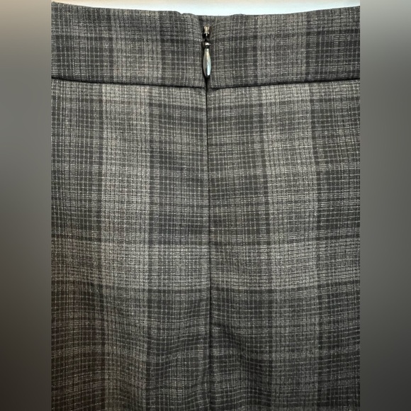 Merona Collection pencil skirt with back zipper and pleats at hem - Picture 4 of 5